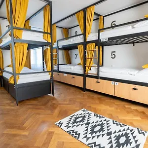 Auberge de jeunesse White Wolf House &