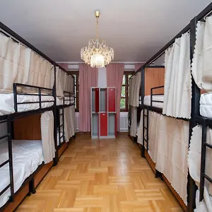 Hostal Women's Only - Female Only